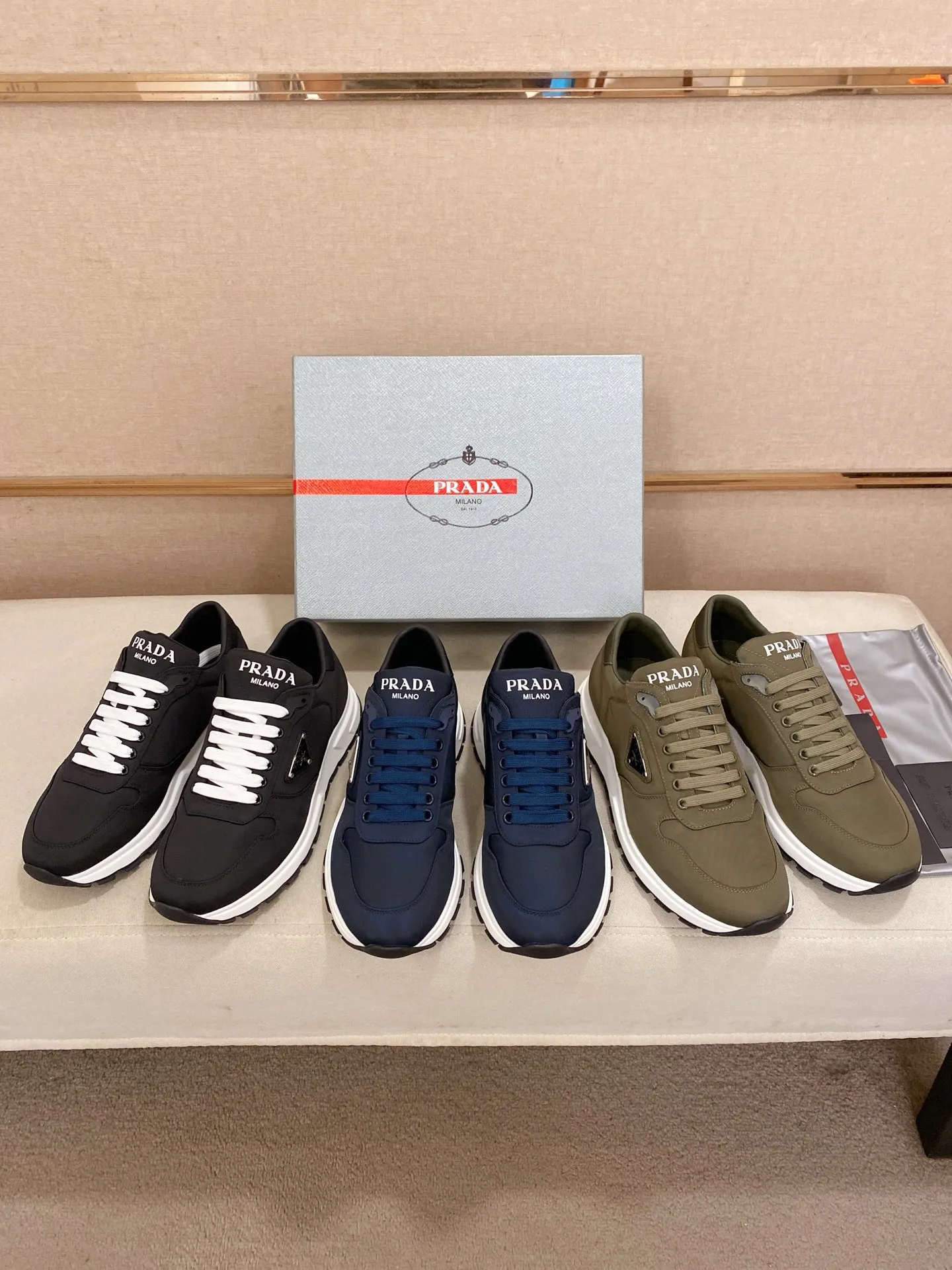 Factory price 540💰 ✔️✔️✔️High version High-quality new PRADA counters are on the market at the same time. The new men's shoes and 😘fabrics are selected from imported first-layer cowhide and are made by pure handcrafts. Lining: Full cowhide lining. 👍🏿 High-end ☄️ air-cushion molded anti-slip rubber outsole, exquisite lines, simple and elegant, comfortable and high-end for leisure travel. Code number: 38 to 44